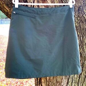 Patagonia skort women’s size 8 GREEN